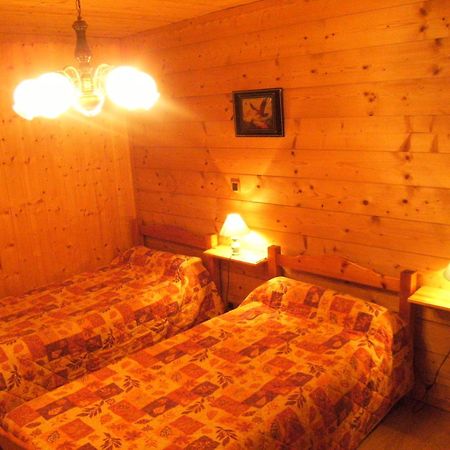 Les Touristes Hotel Абонданс Екстериор снимка