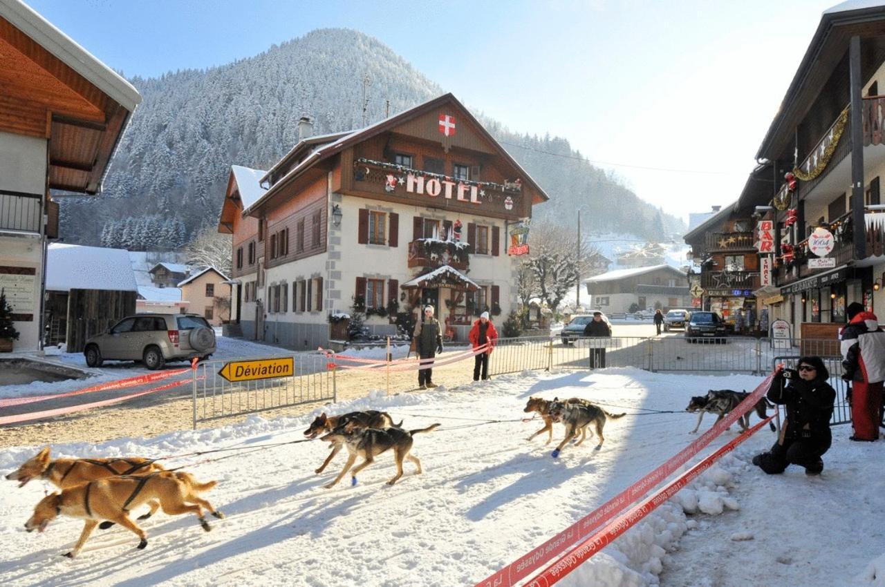 Les Touristes Hotel Абонданс Екстериор снимка
