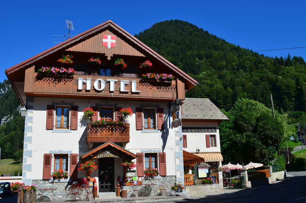 Les Touristes Hotel Абонданс Екстериор снимка