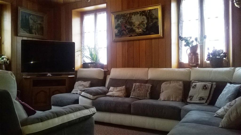 Les Touristes Hotel Абонданс Екстериор снимка