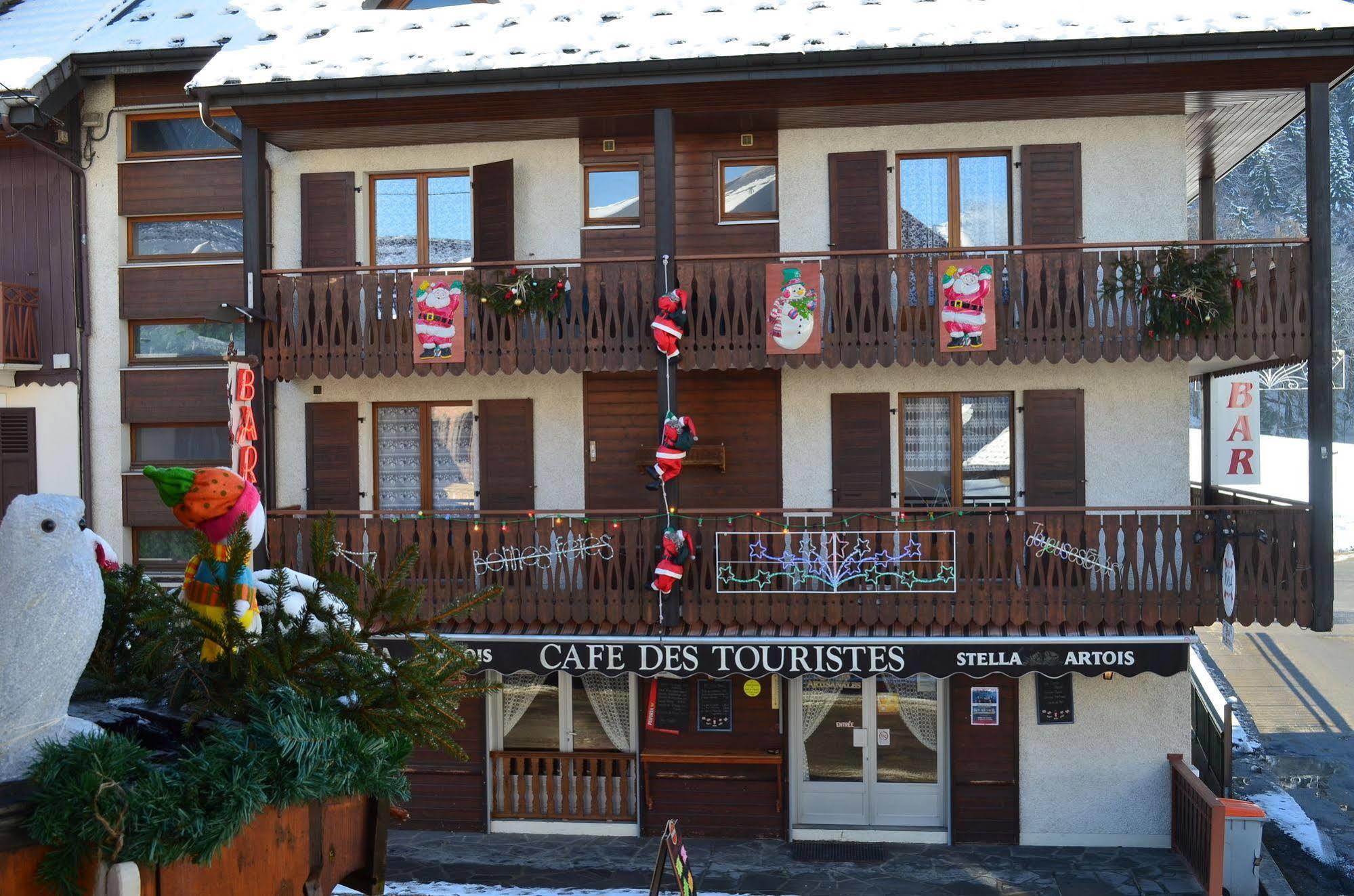 Les Touristes Hotel Абонданс Екстериор снимка