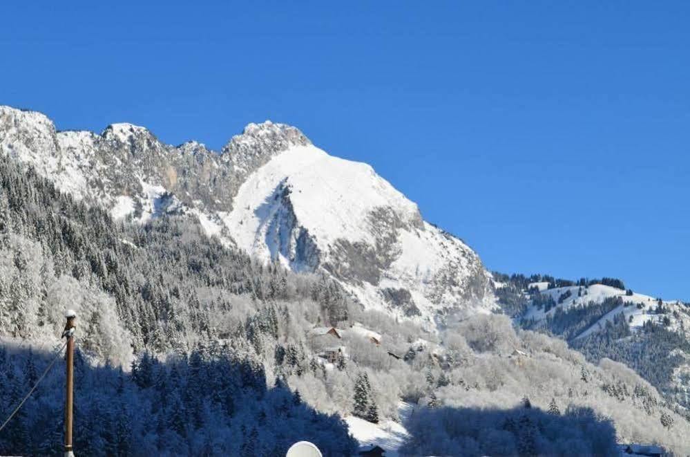 Les Touristes Hotel Абонданс Екстериор снимка