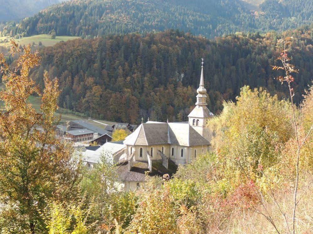Les Touristes Hotel Абонданс Екстериор снимка